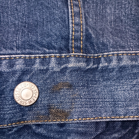 Levi's denim jacket, Y2K, Large, Blue, Great Condition-1 small stain on low back - Picture 4 of 4